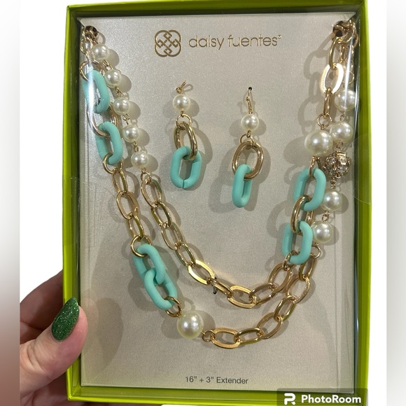 Daisy Fuentes Jewelry Daisy Fuentes Necklace Earring Set Poshmark